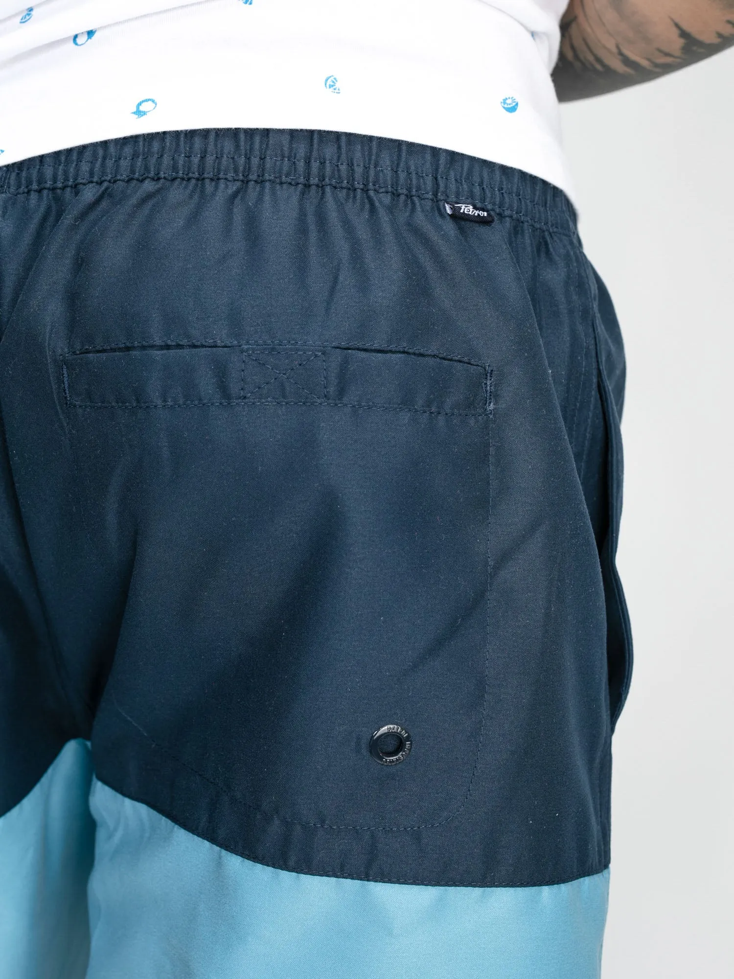 Sporty swimming shorts