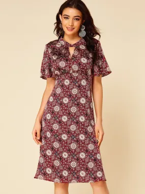 Wholesale Burgundy Round Neck Short Sleeve Geometrical Tribal Print Cut Out Casual Dress
