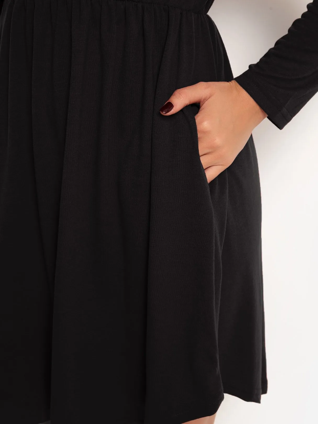 Wholesale Crew Neck Long Sleeve Plain Side Pockets Pleated Curved Hem High-Waisted Casual Dress